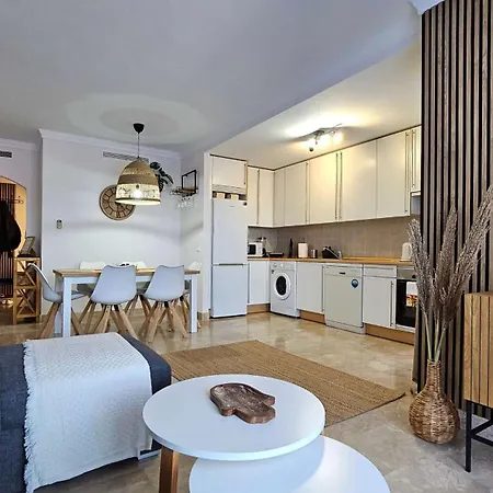 アパート Sol エステポナ