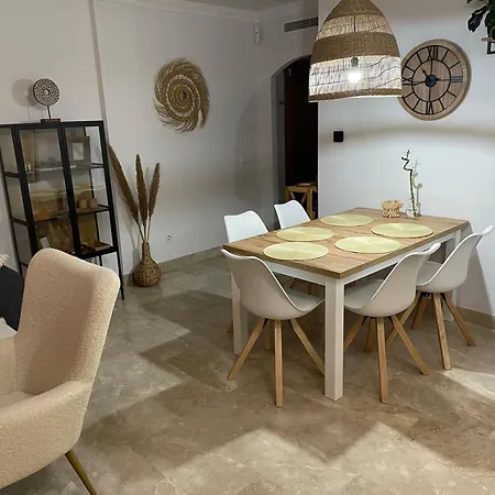 アパート Sol エステポナ